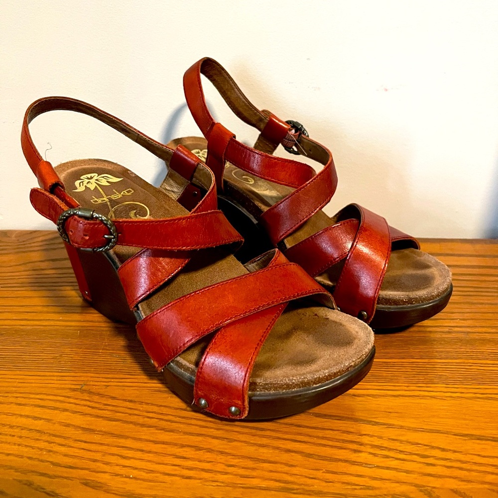Dansko platform wedge (red, size 37, gently used)